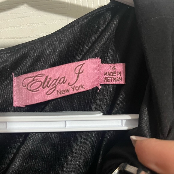 Black evening dress - Picture 3 of 4